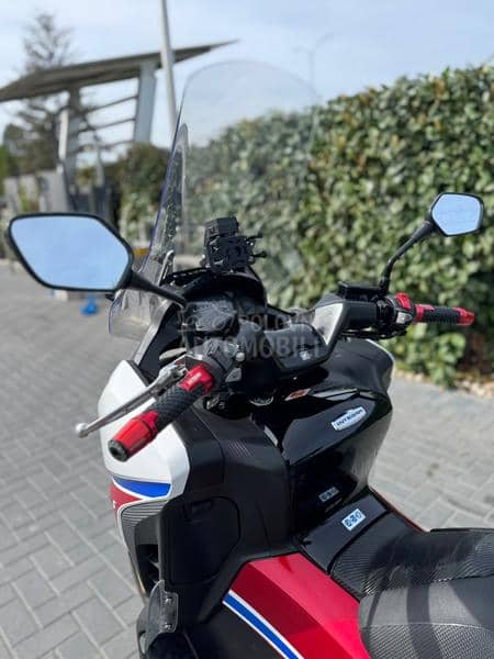 Honda INTEGRA 750 S