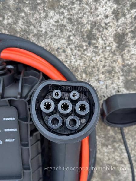 Punjac za elektricni auto