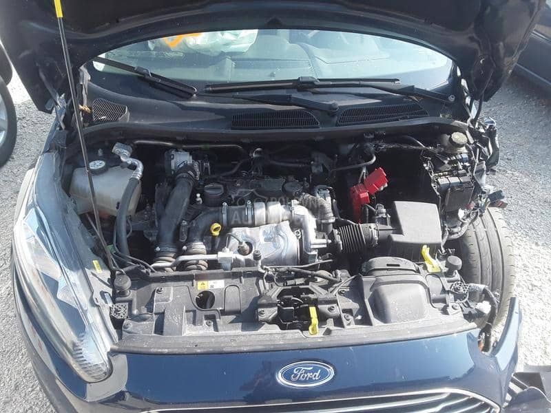 Ford Fiesta 2015 -  kompletan auto u delovima
