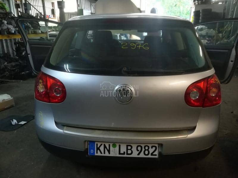 Volkswagen Golf 5 2004 -  kompletan auto u delovima