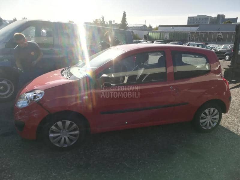 Renault Twingo 2004 -  kompletan auto u delovima