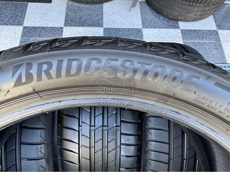 Bridgestone 225/40 R19 Letnja