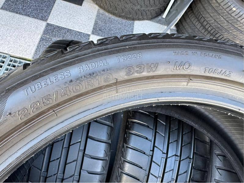 Bridgestone 225/40 R19 Letnja