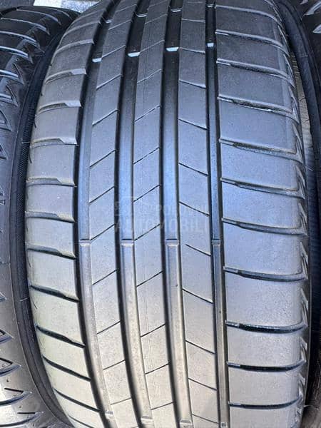 Bridgestone 225/40 R19 Letnja