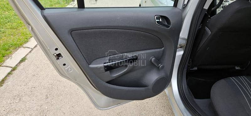 Opel Corsa D 1.2 b