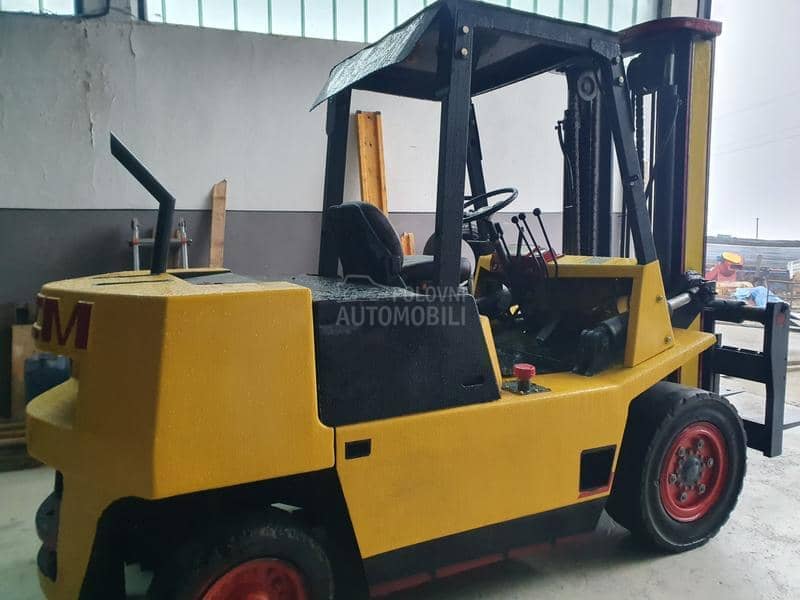 TCM FD 40  7.6 t  CH Kamatsu