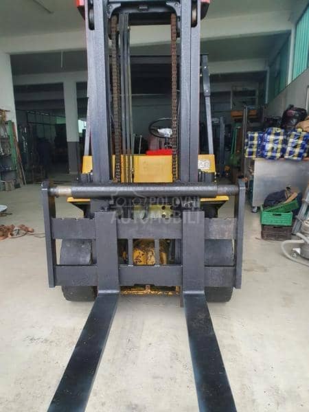 TCM FD 40  7.6 t  CH Kamatsu