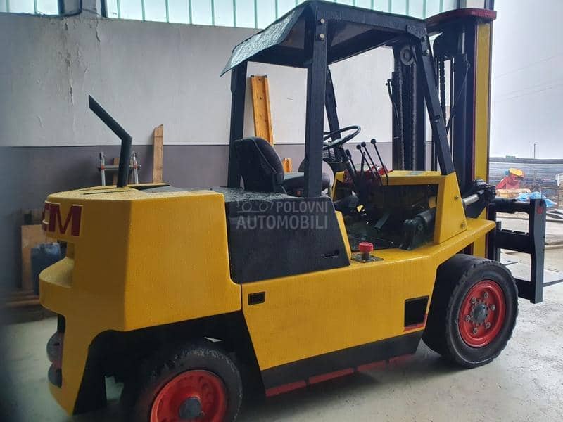 TCM FD 40  7.6 t  CH Kamatsu