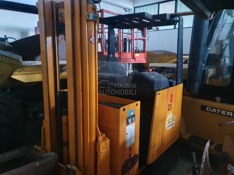 TCM FD 40  7.6 t  CH Kamatsu