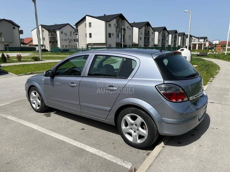 Opel Astra H 1.6