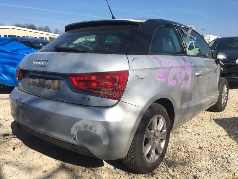Audi A1 2011 -  kompletan auto u delovima