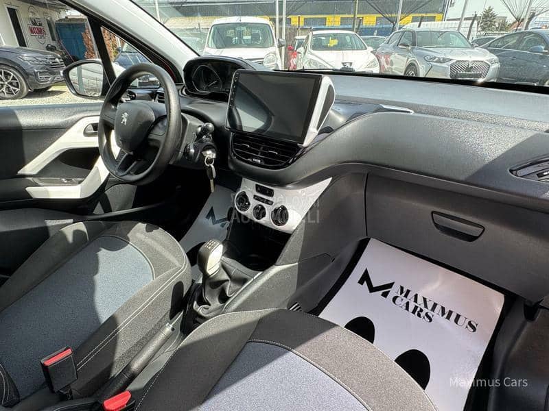 Peugeot 208 1.2b LIKE