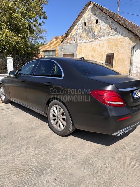 Mercedes Benz E 220 