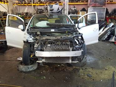 Opel Corsa D 2009 -  kompletan auto u delovima