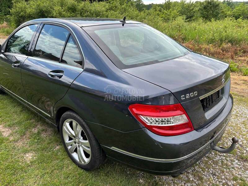 Mercedes Benz C 200 2.2 avantgarde