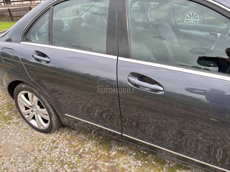 Mercedes Benz C 200 2.2 avantgarde