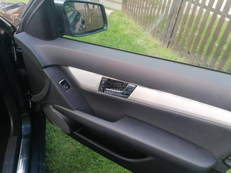 Mercedes Benz C 200 2.2 avantgarde