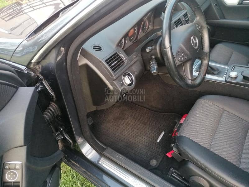 Mercedes Benz C 200 2.2 avantgarde