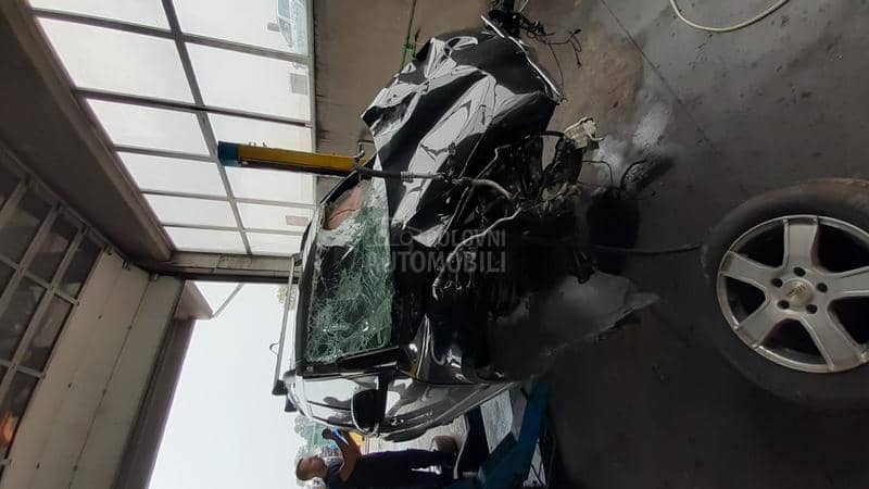 Škoda Yeti 2012 -  kompletan auto u delovima
