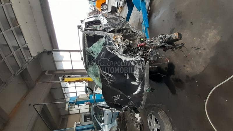 Škoda Yeti 2012 -  kompletan auto u delovima