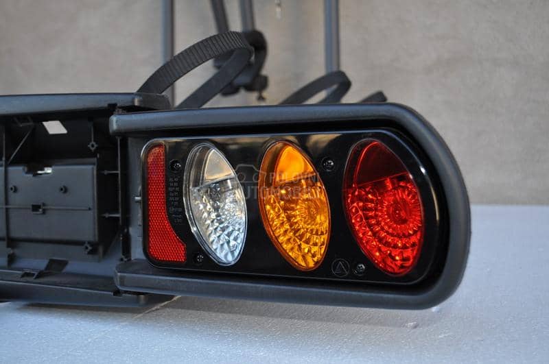 Originalni auto nosac Fischer za 3 bicikle za kuku