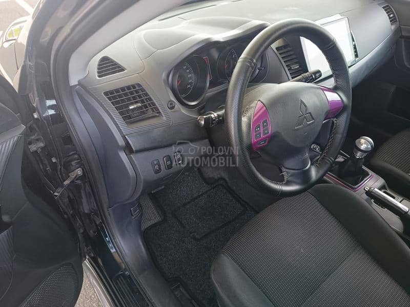 Mitsubishi Lancer 