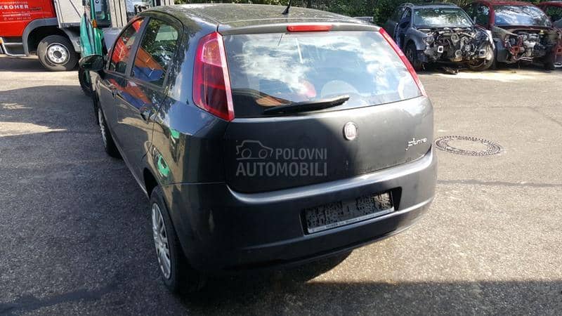 Fiat Grande Punto 2004 -  kompletan auto u delovima