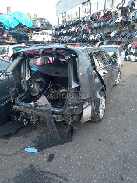 Mercedes Benz E Klasa 2012 -  kompletan auto u delovima