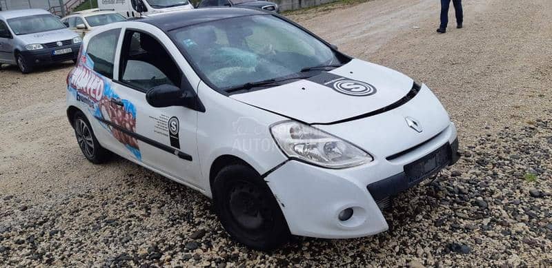 Renault Clio 2012 -  kompletan auto u delovima
