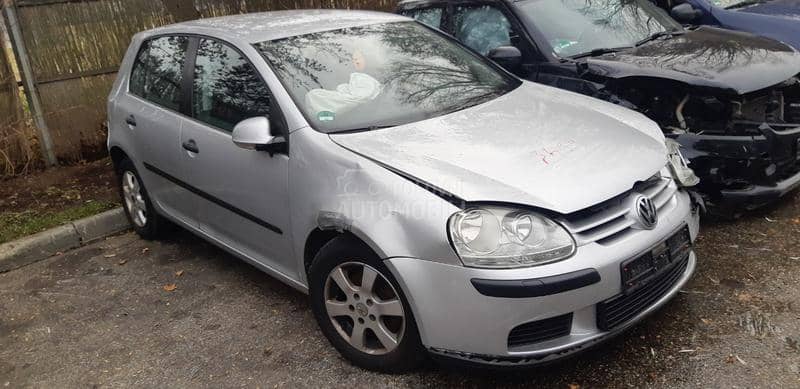 Volkswagen Golf 5 2010 -  kompletan auto u delovima