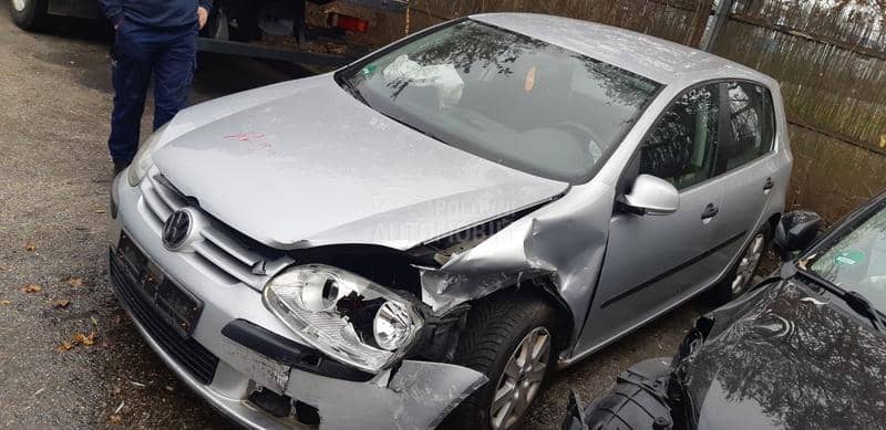 Volkswagen Golf 5 2010 -  kompletan auto u delovima