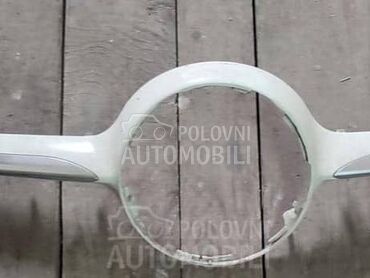 nosac znaka prednje maske za Mercedes Benz A 140, A 150, A 160 ... od 2012. do 2018. god.