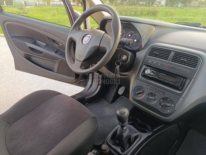 Fiat Grande Punto ŠVAJC 1.4 8v