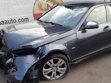 Mercedes Benz C Klasa 2007 -  kompletan auto u delovima