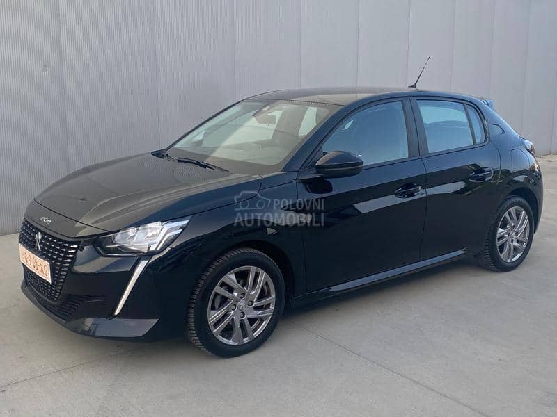 Peugeot 208 1.2 b NAAVI / LED