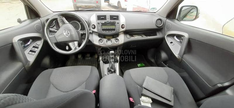 Toyota RAV 4 2010 -  kompletan auto u delovima