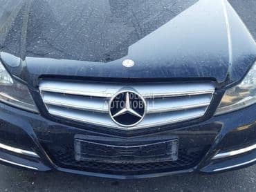 Mercedes Benz C Klasa 2013 -  kompletan auto u delovima