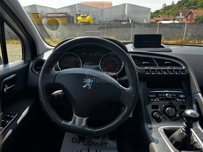Peugeot 3008 1.6 allure pano nav