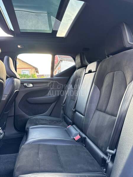 Volvo XC40 R-Design/AWD/Pano
