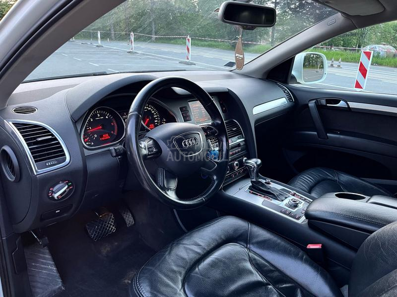 Audi Q7 3.0 TDI S-LINE/LED