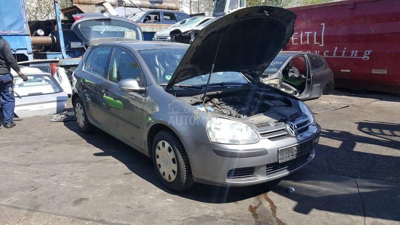 Volkswagen Golf 5 2006 -  kompletan auto u delovima