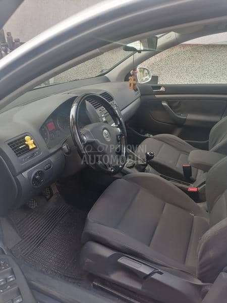 Volkswagen Golf 5 1.6 FSI