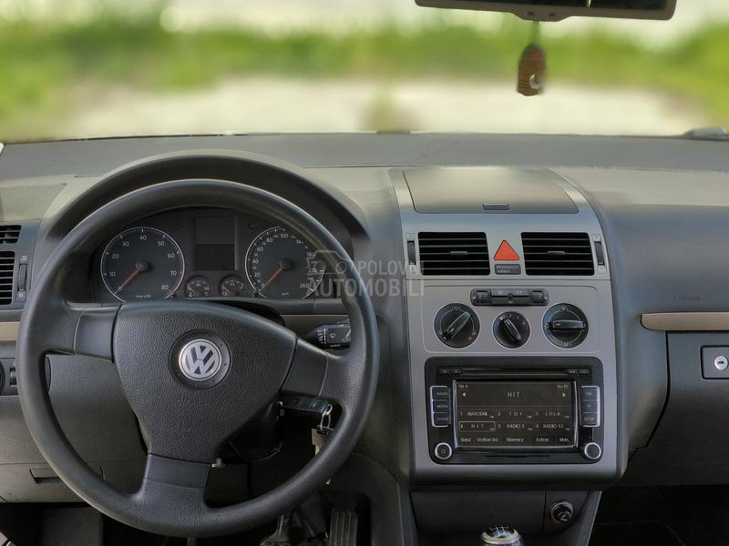 Volkswagen Touran Boce do 2032