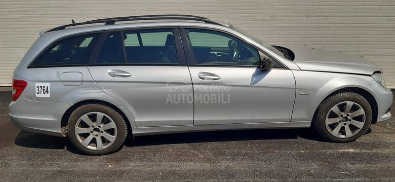 Mercedes Benz C Klasa 2012 -  kompletan auto u delovima