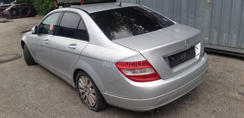 Mercedes Benz C Klasa 2021 -  kompletan auto u delovima