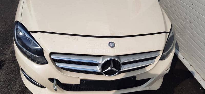 Mercedes Benz B Klasa 2016 -  kompletan auto u delovima