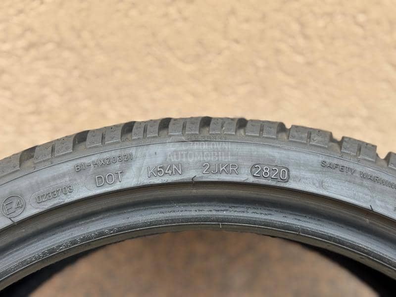 Dunlop 235/35 R19 Zimska