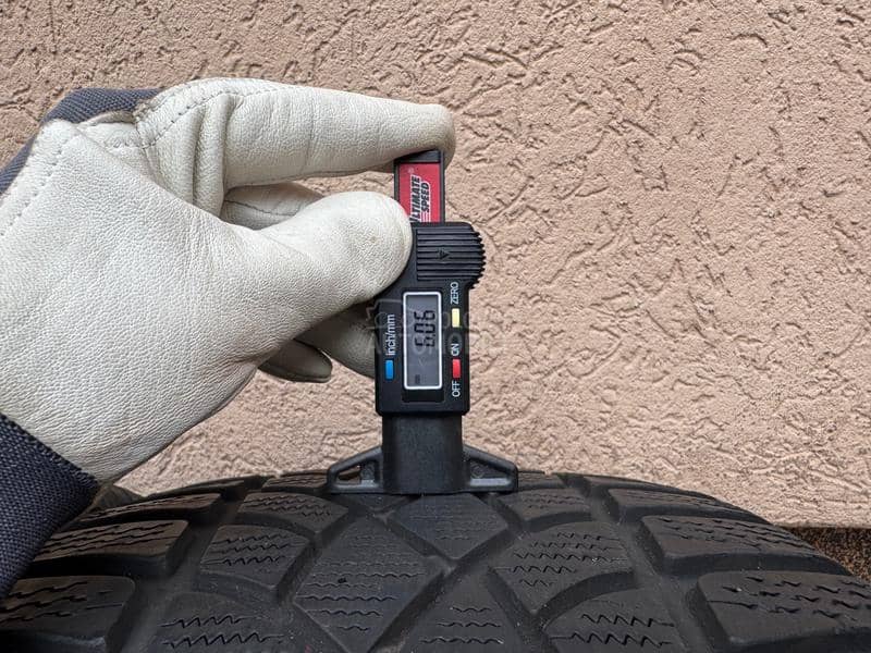 Dunlop 235/35 R19 Zimska