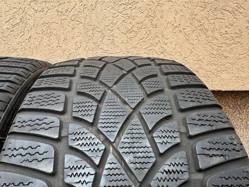 Dunlop 255/30 R19 Zimska