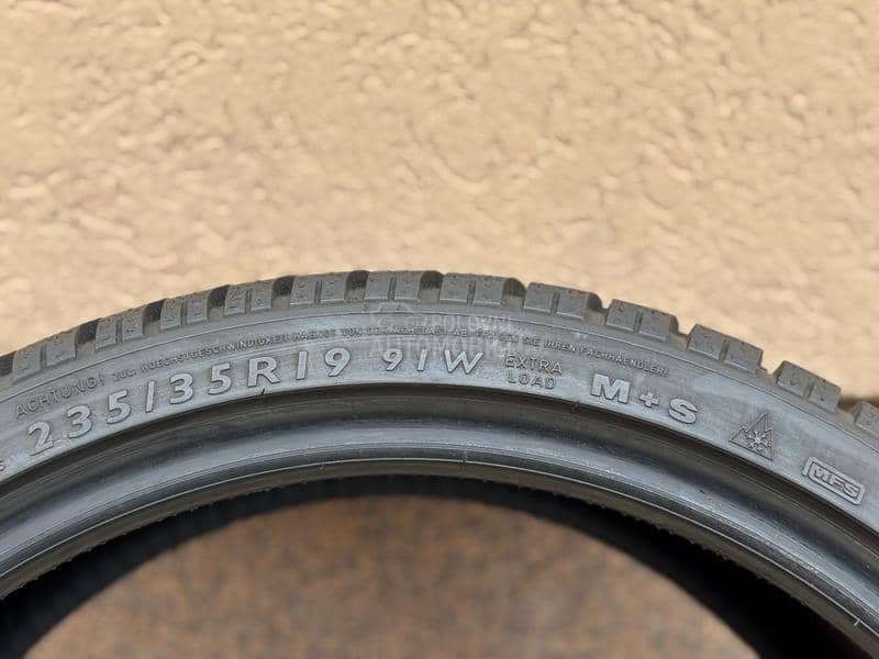 Dunlop 255/30 R19 Zimska